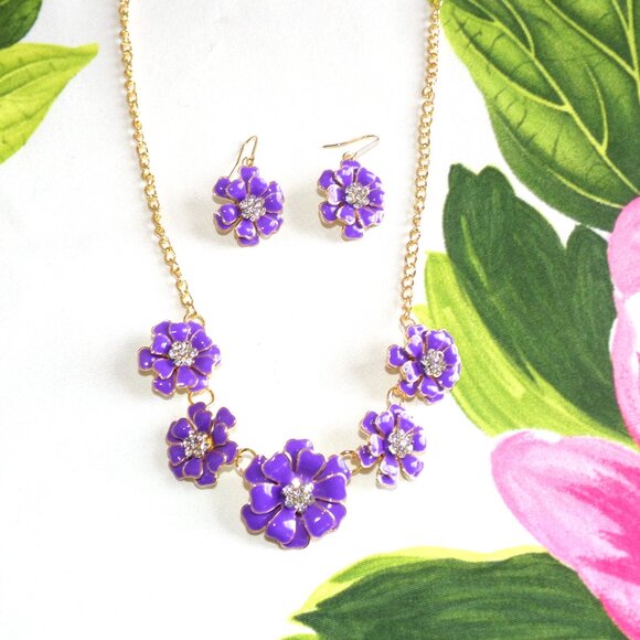 Purple flower necklace and earring set with enamel and clear crystals - Picture 7 of 8
